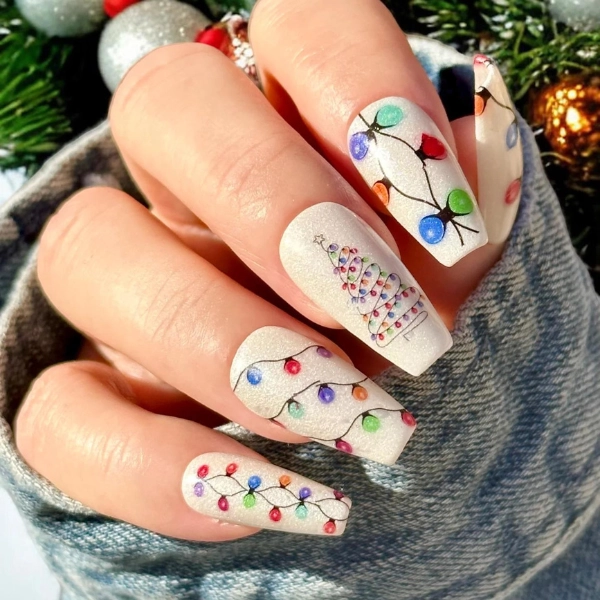 Christmas-Nail-Twinkling-Lights