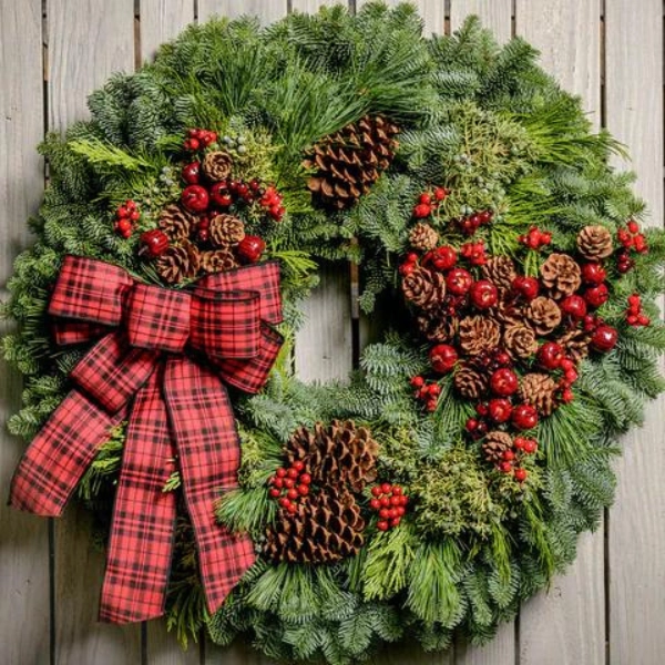 Cozy-Christmas-Decor-Natural-Greenery-Wreaths