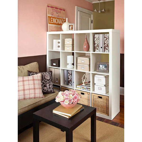 Cozy-Small-Apartment-Living-Room-Open-Shelving