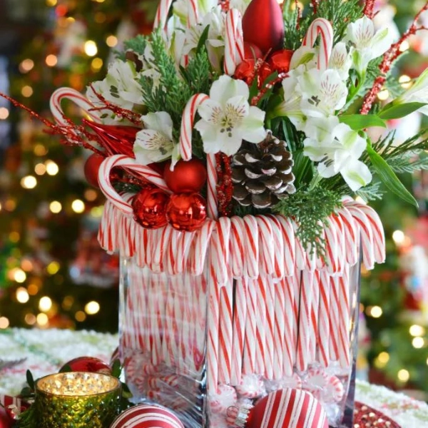 DIY-Christmas-Decor-Candy-Cane-Vase