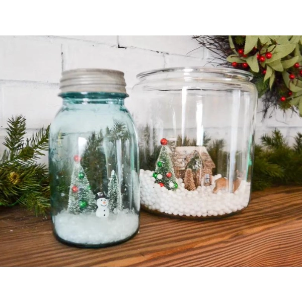 DIY-Christmas-Decor-Mason-Jar-Snow-Globes