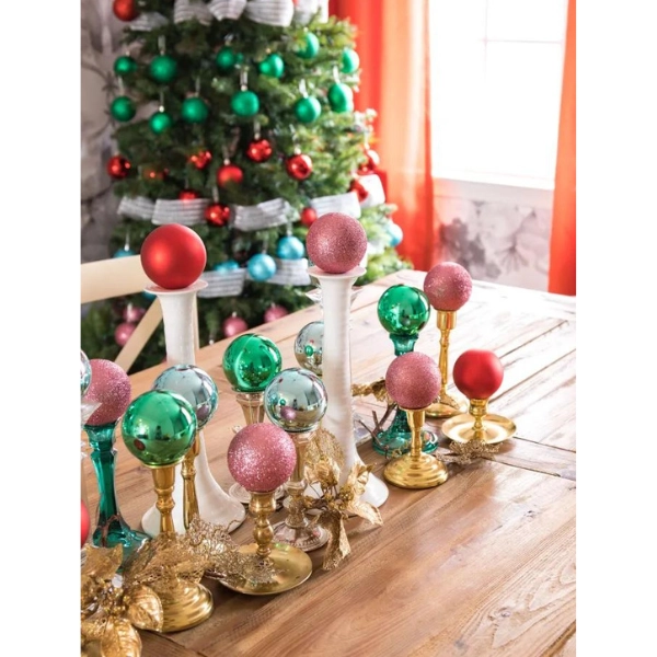 DIY-Christmas-Decor-Ornament-Centerpiece