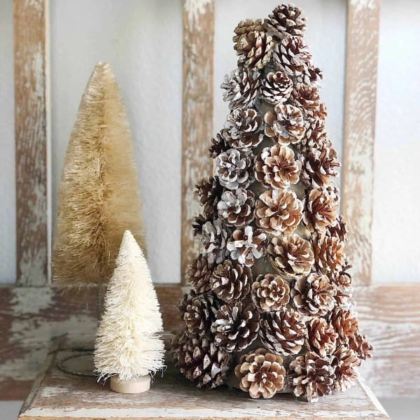 DIY-Christmas-Decor-Pinecone-Tree