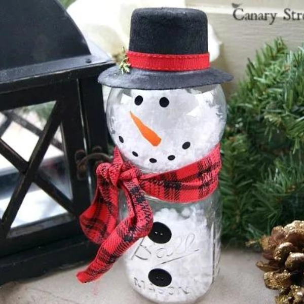 DIY-Christmas-Decor-Snowman-Mason-Jars