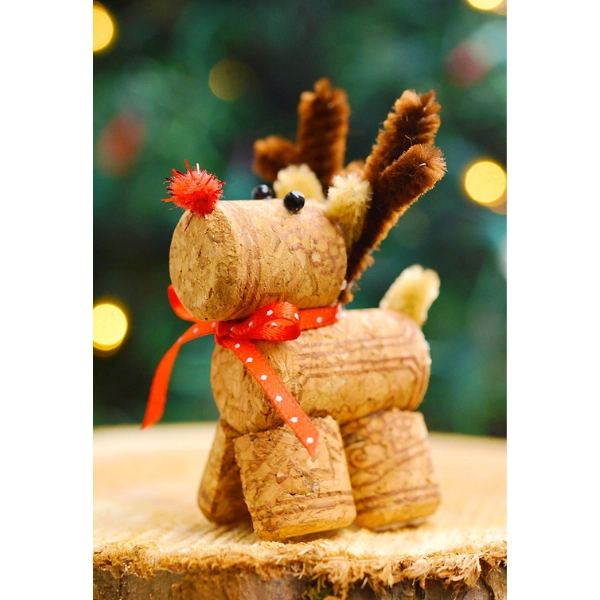 DIY-Christmas-Decor-Wine-Cork-Reindeer