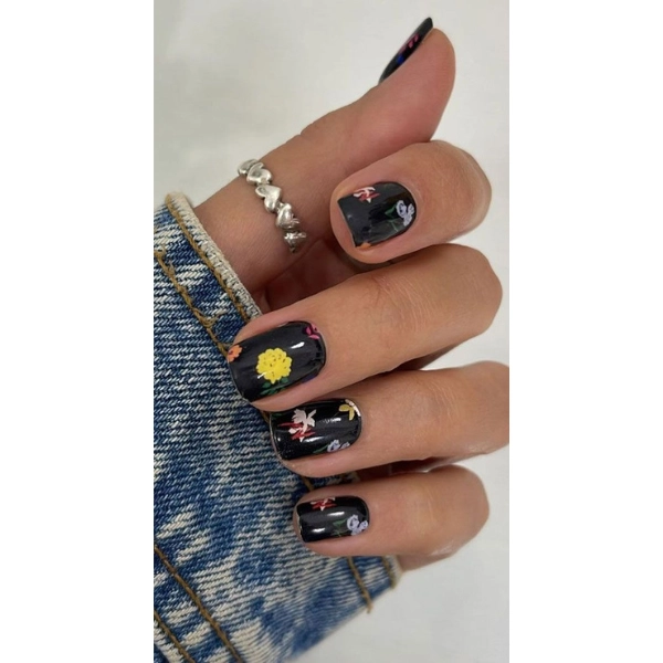 Dope-Nail-Short-Black-Floral