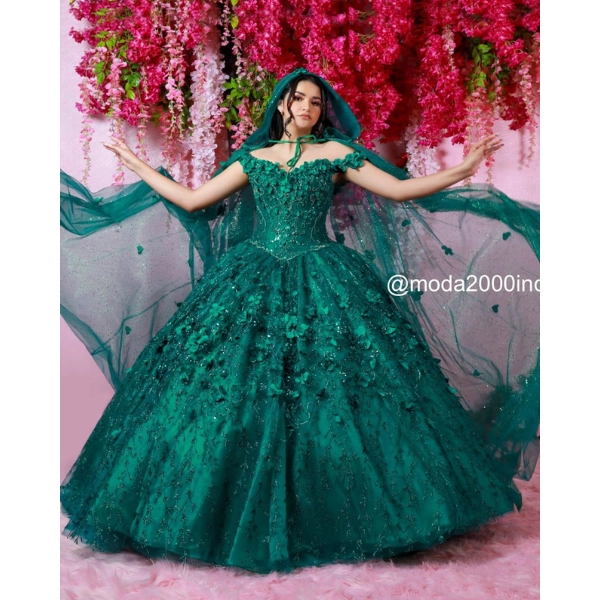 Fairy-Wedding-Dress-in-Green-Enchanting-Capes