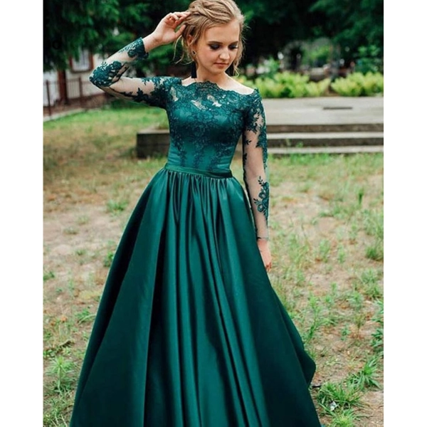 Fairy-Wedding-Dress-in-Green-Long-Sleeve-Elegance