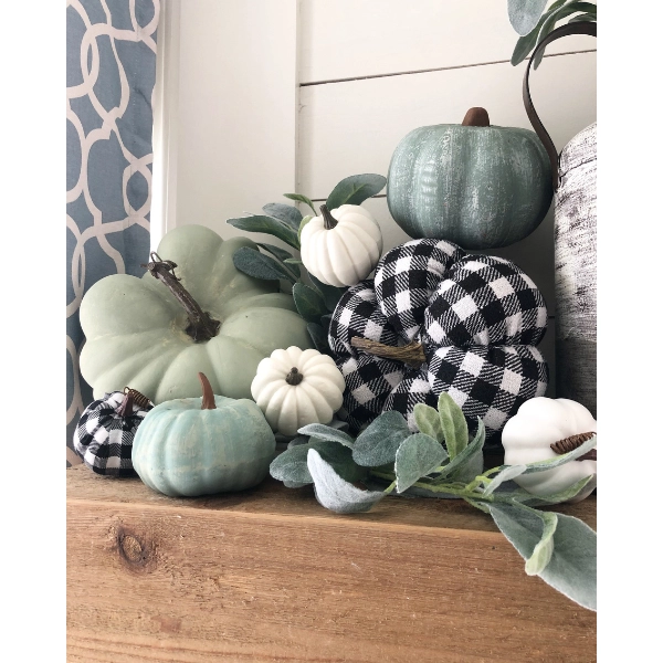 Fall-Decor-Dollar-Tree-Painted-Gourds