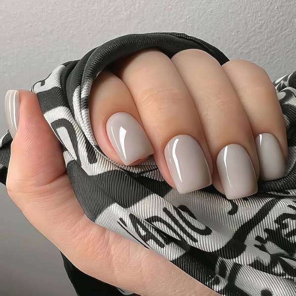 Fall-Nail-autumn-square-Smoky-Gray