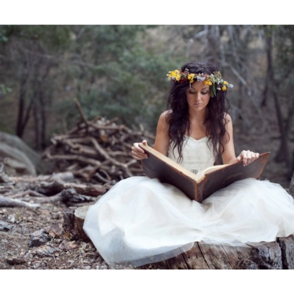 Forest-Fairy-Wedding-Ideas-Fairy-Tale-Story-Readings