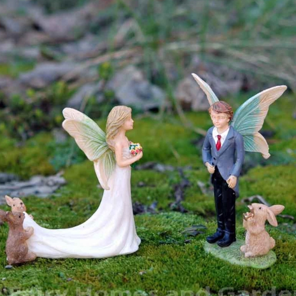 Forest-Fairy-Wedding-Ideas-Woodland-Creature-Figurines