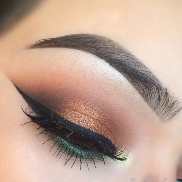 Forest-Fairy-Wedding-Makeup-Moss-Green-Eyeliner