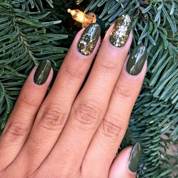 Green-and-Gold-Christmas-Nail-Pine-Branches