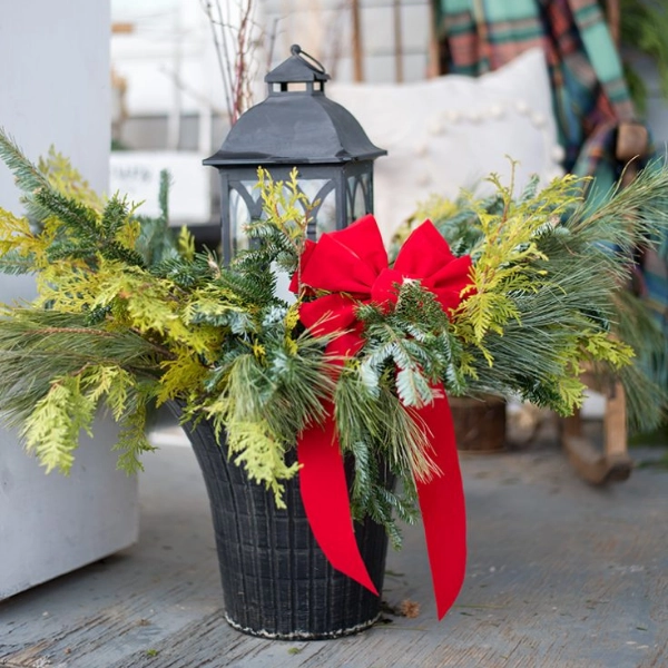 Outdoor-yard-Christmas-decor-Festive-Porch-Pots