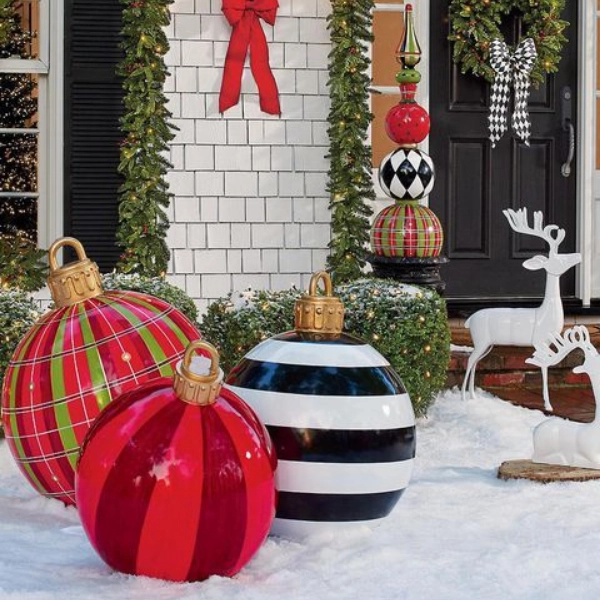 Outdoor-yard-Christmas-decor-Giant-Ornaments