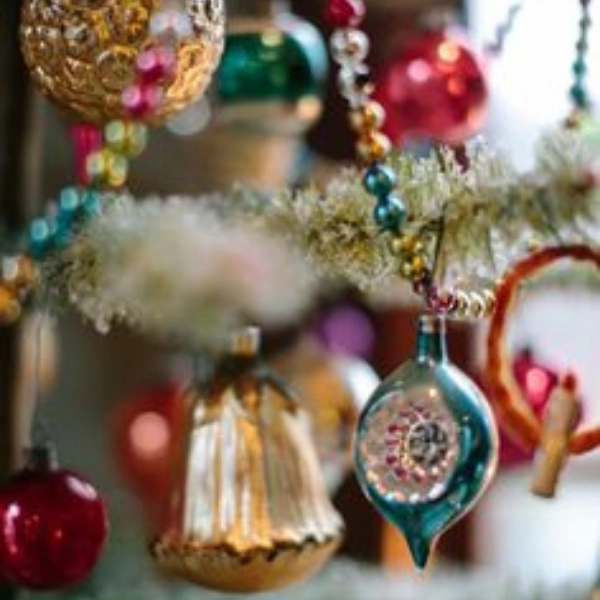 Outdoor-yard-Christmas-decor-Hanging-Ornaments