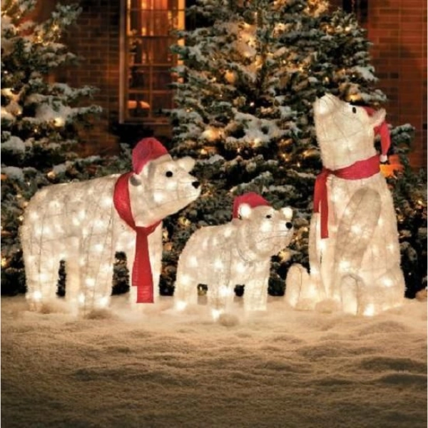 Outdoor-yard-Christmas-decor-Polar-Bear-Family