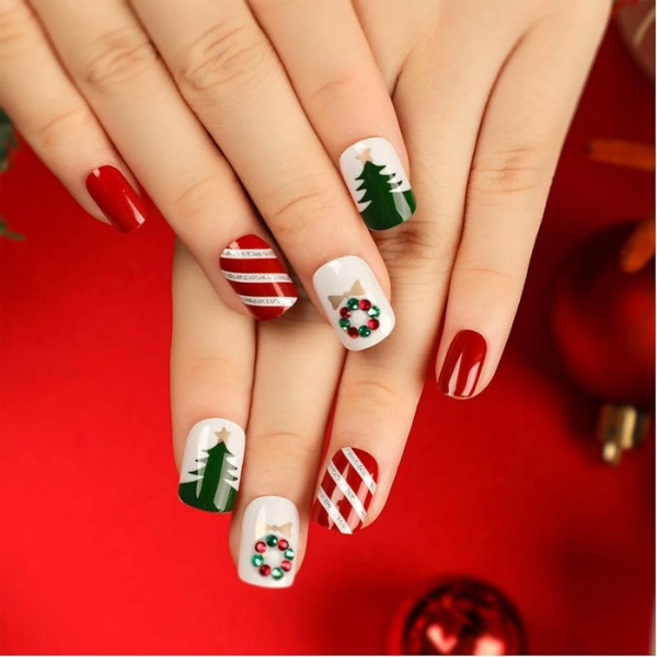 Red-and-Green-Christmas-Nail-Christmas-Tree