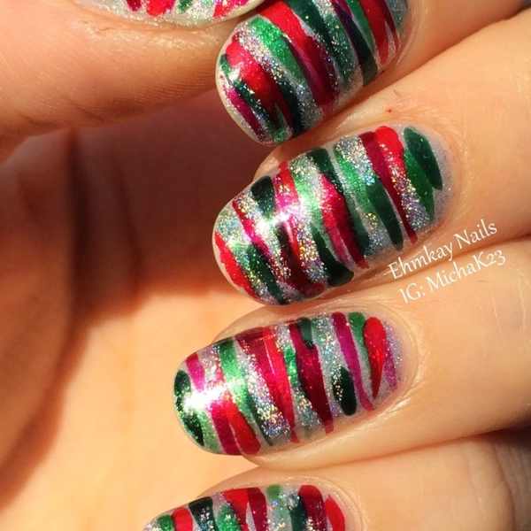 Red-and-Green-Christmas-Nail-Festive-Stripes