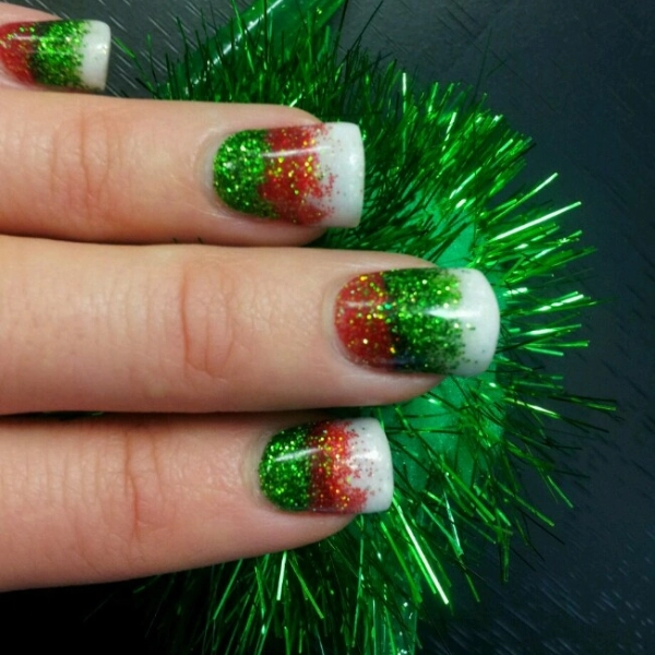 Red-and-Green-Christmas-Nail-Frosty-Tips