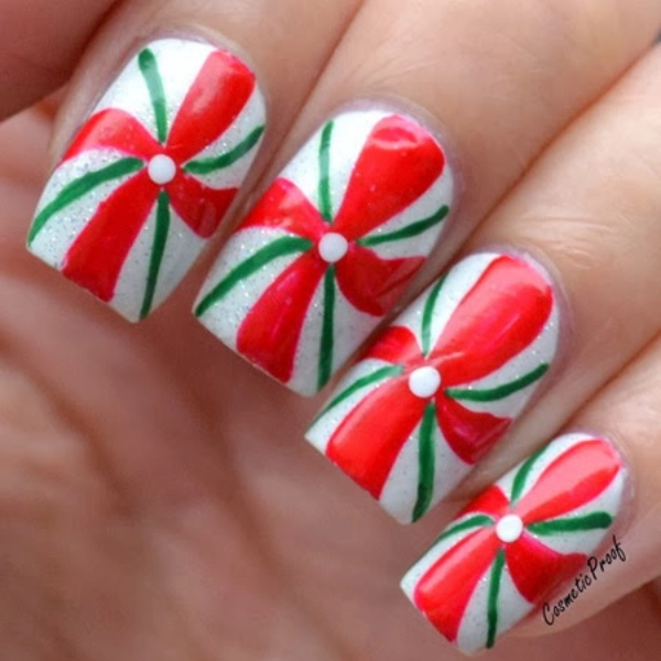 Red-and-Green-Christmas-Nail-Peppermint-Swirls