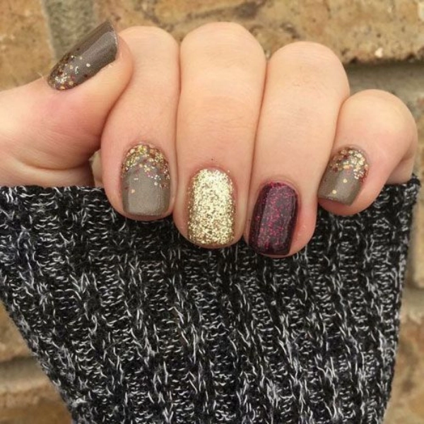 Short-Gel-Fall-Nails-Golden-Glitter