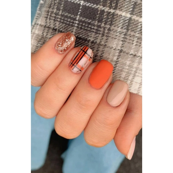 Short-Gel-Fall-Nails-Plaid-Patterns