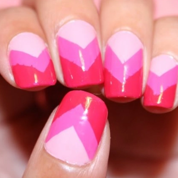 Short-Pink-Simple-Summer-Nails-Chevron