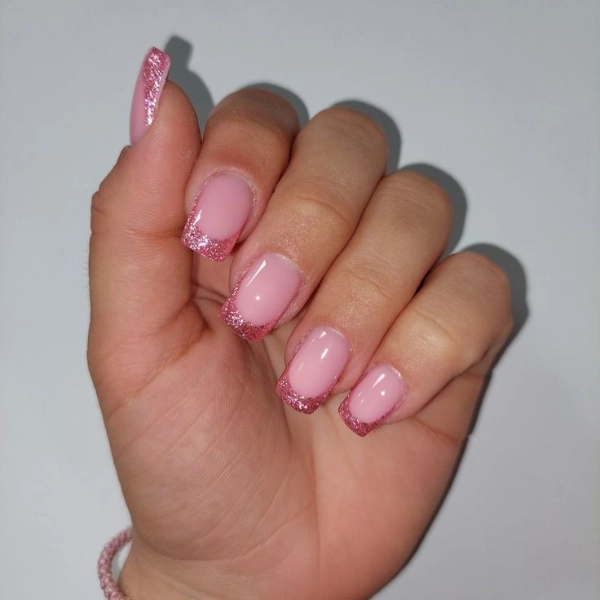 Short-Pink-Simple-Summer-Nails-Glitter-Tips