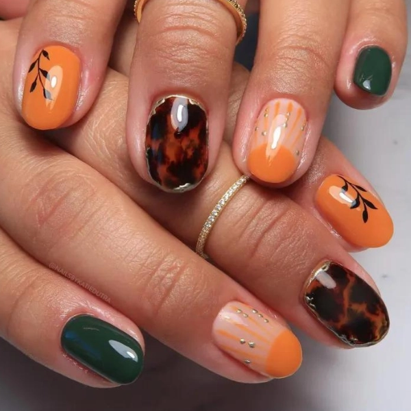 Short-Square-Fall-Nails-Rustic-Brown-and-Sage