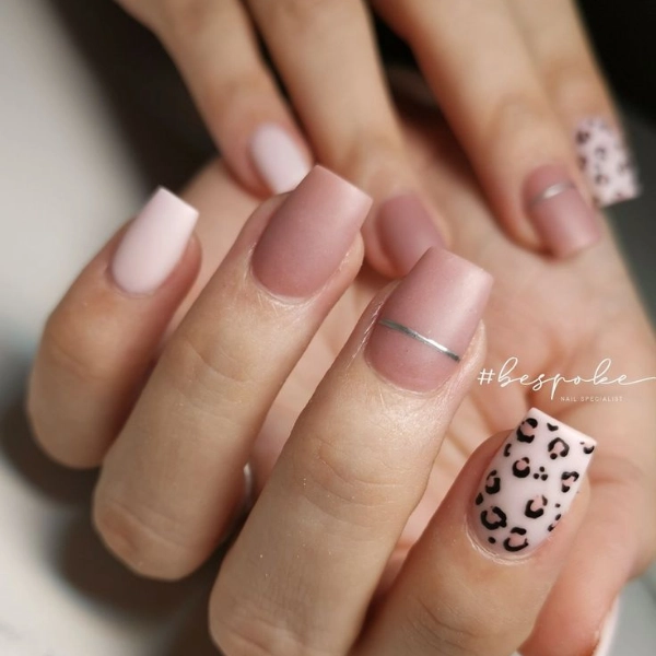 Short-Square-Pink-Nails-Animal-Print