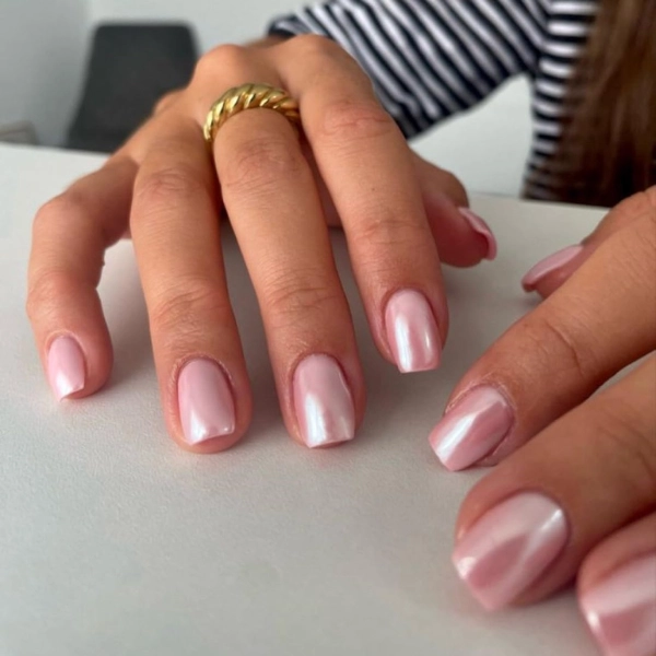 Short-Square-Pink-Nails-Chrome