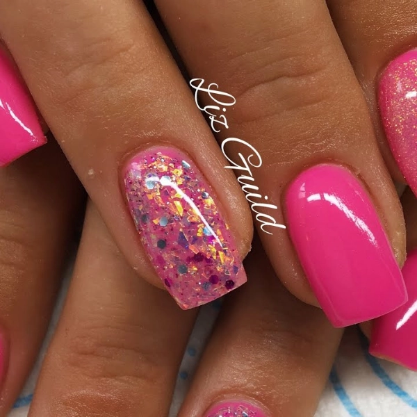 Short-Square-Pink-Nails-Glitter