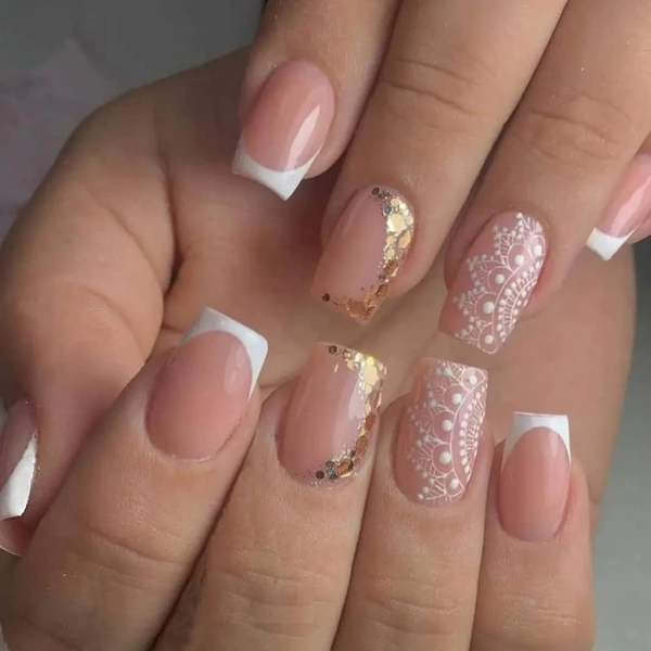 Short-Square-Pink-Nails-Gold