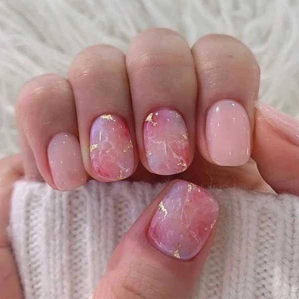 Short-Square-Pink-Nails-Marble