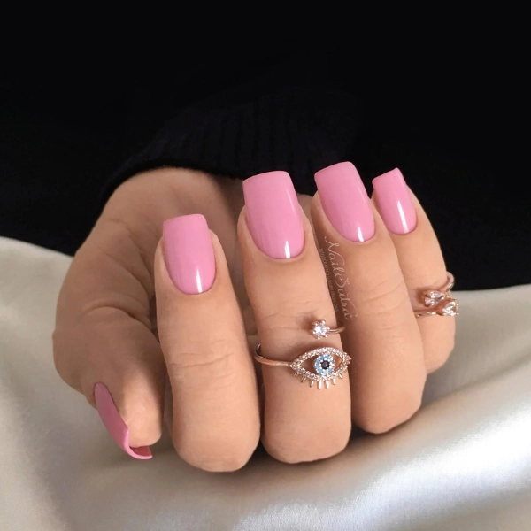 Short-Square-Pink-Nails-Pastel