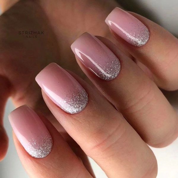 Short-Square-Pink-Nails-Silver