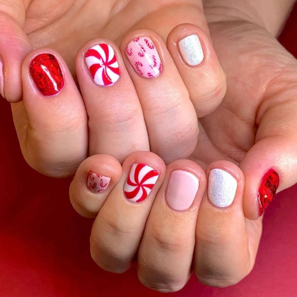 Short-White-Christmas-Nails-Candy-Cane