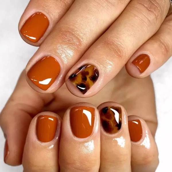 Short-autumn-fall-nails-Burnt-Orange