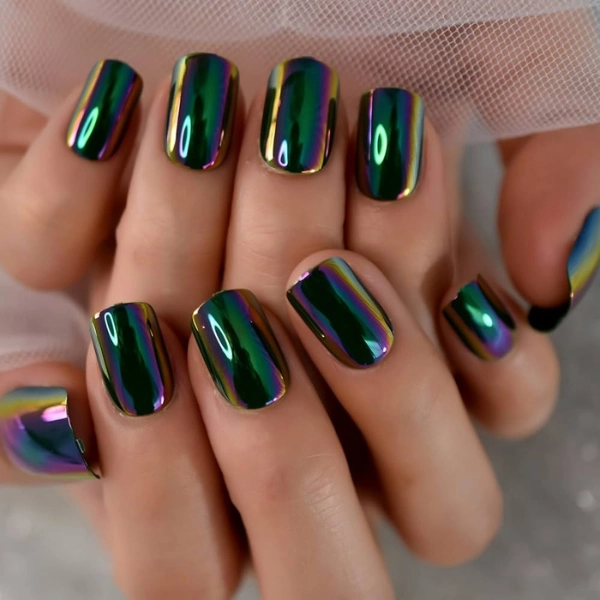 Short-autumn-fall-nails-Holographic-Effects