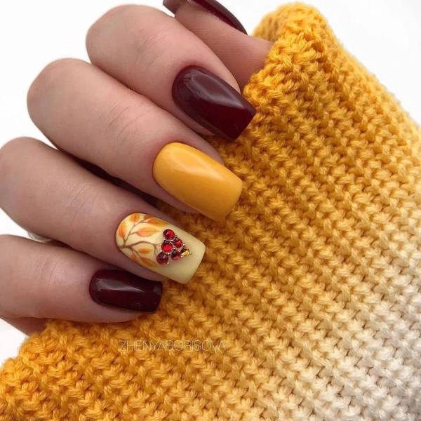 Short-autumn-fall-nails-Warm-Yellow