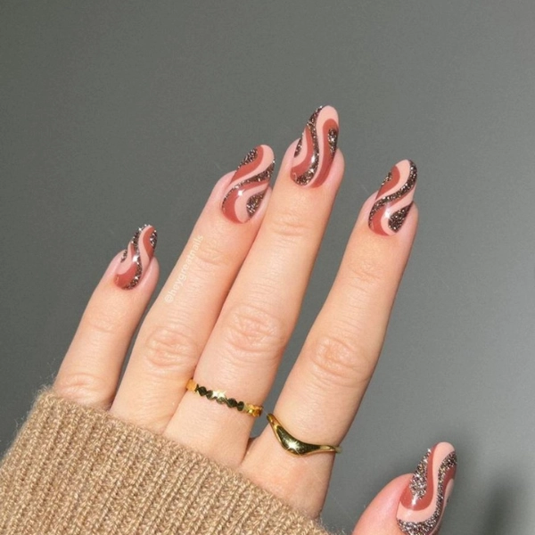 Simple-Autumn-Fall-Nails-Cinnamon-Swirl