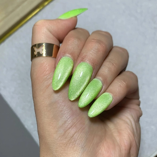 Simple-Summer-Green-Almond-Nails-Lime-Glitter