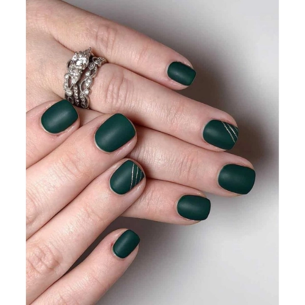 Stunning-Fall-Nail-Designs-Forest-Green