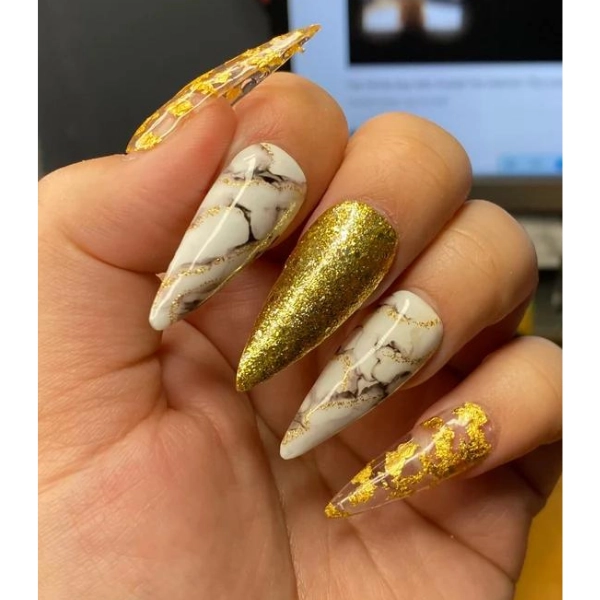 Stunning-Fall-Nail-Designs-Gold-Accents