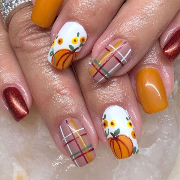 Stunning-Fall-Nail-Designs-Plaid-Patterns