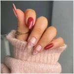 almond-christmas-nails