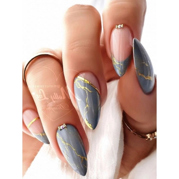 almond-fall-nails-Grey-Marble