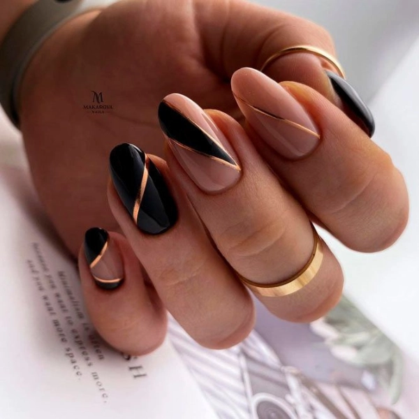 almond-fall-nails-Nude-and-Black-Geometric